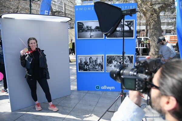 Περισσότεροι από 30.000 δρομείς έτρεξαν σαν ένα στον Ημιμαραθώνιο της Αθήνας