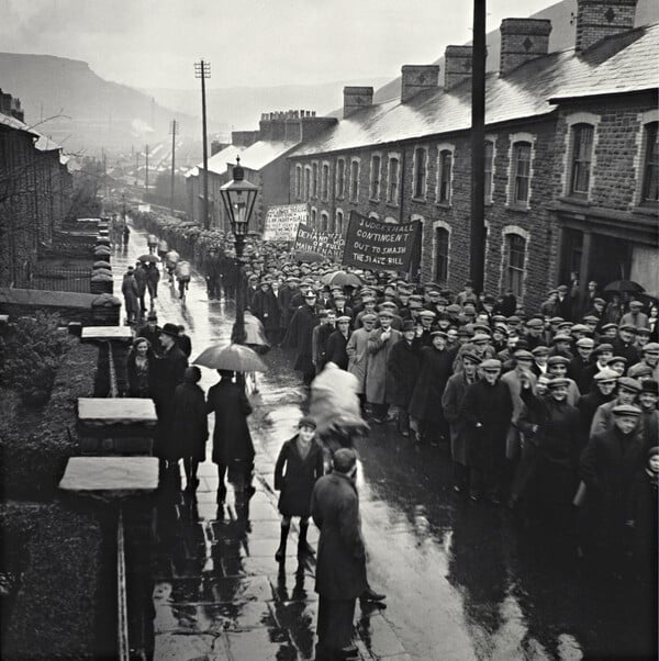 Επαναπροσεγγίζοντας την φωτογράφο Edith Tudor-Hart μέσα από μια φεμινιστική οπτική