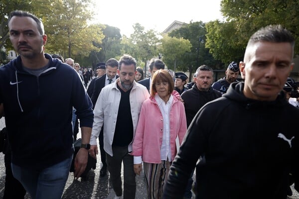 ΠΑΓΚΟΣΜΙΑ ΗΜΕΡΑ ΤΗΣ ΓΥΝΑΙΚΑΣ ΖΙΖΕΛ ΠΕΛΙΚΟ ΠΑΡΙΣΙ