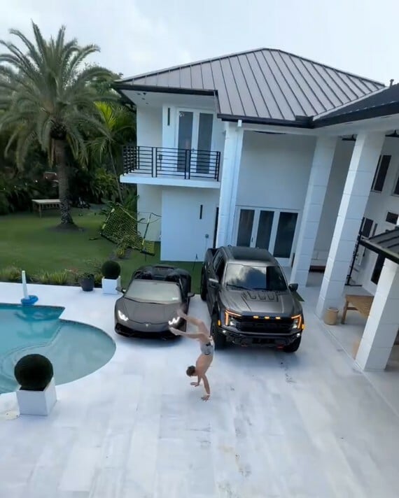 Η Gen Z πουλά τον πανικό για το πορνό ως startup