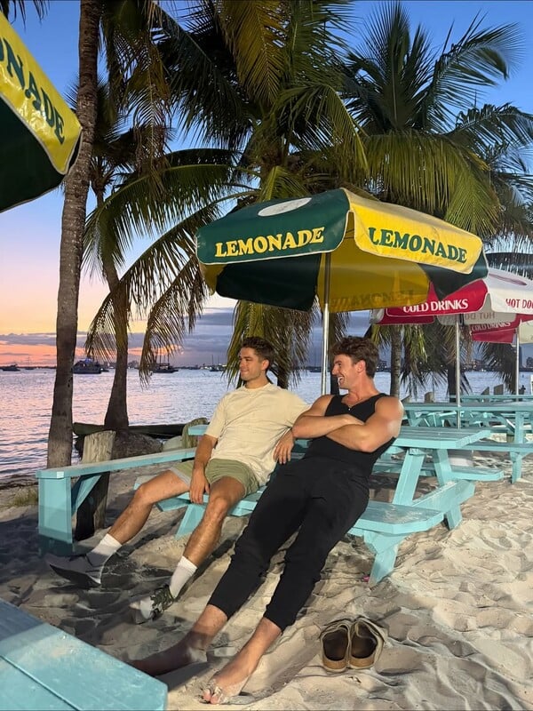 Η Gen Z πουλά τον πανικό για το πορνό ως startup