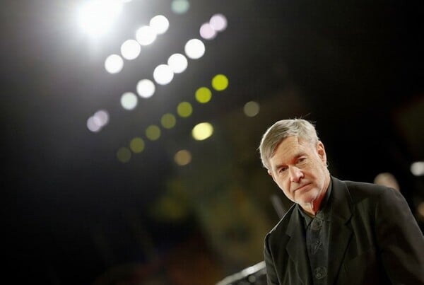 Gus Van Sant: Οι νεότεροι και οι μεγαλύτεροι δεν είδαν το ίδιο πράγμα στον Luigi Mangione