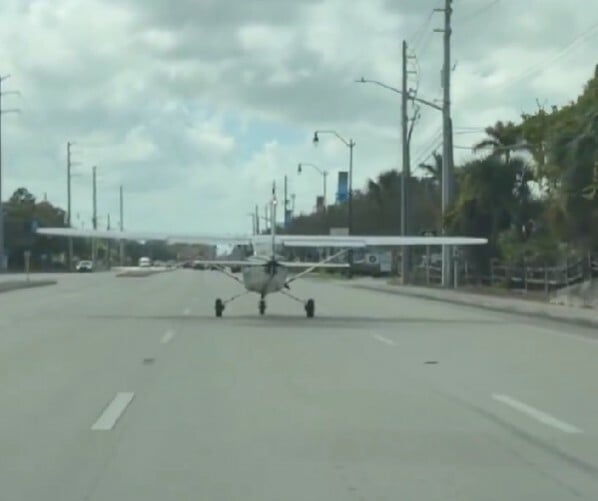 ΗΠΑ ΑΕΡΟΣΚΑΦΟΣ ΑΝΑΓΚΑΣΤΙΚΗ ΠΡΟΣΓΕΙΩΣΗ 19ΧΡΟΝΟΣ ΔΡΟΜΟΣ