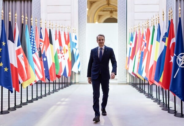 ΚΥΡΙΑΚΟΣ ΜΗΤΣΟΤΑΚΗΣ ΠΑΡΙΣΙ ΠΥΡΗΝΙΚΑ