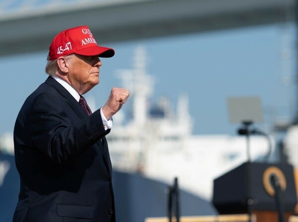 ΝΤΟΝΑΛΝΤ ΤΡΑΜΠ ΜΕΣΗ ΑΝΑΤΟΛΗ ΙΡΑΝ