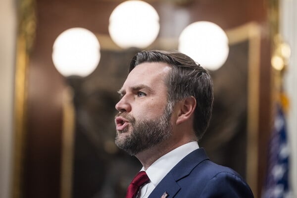 ΤΡΑΜΠ ΒΑΝΣ ΙΡΑΝ ΗΠΑ ΠΟΛΕΜΟΣ