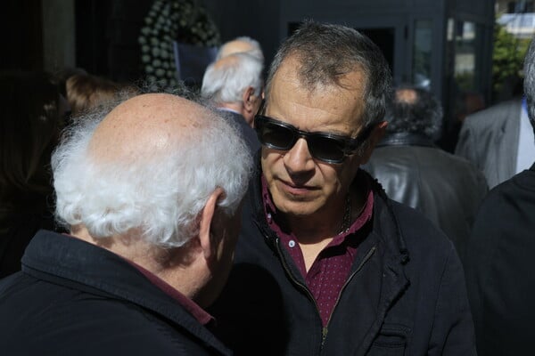 Πλήθος κόσμου στο τελευταίο «αντίο» στον Γιώργο Βότση