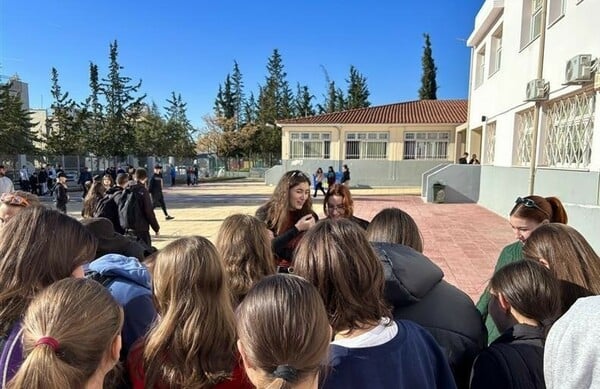 Από το προαύλιο στον διαδικτυακό εκφοβισμό, χρειάζεται να «ακούσουμε» τη βία των ανηλίκων