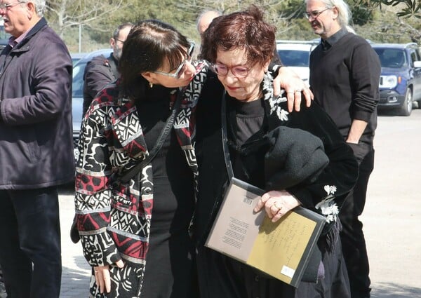 Συγκίνηση στο τελευταίο «αντίο» στον Χρήστο Βαλαβανίδη