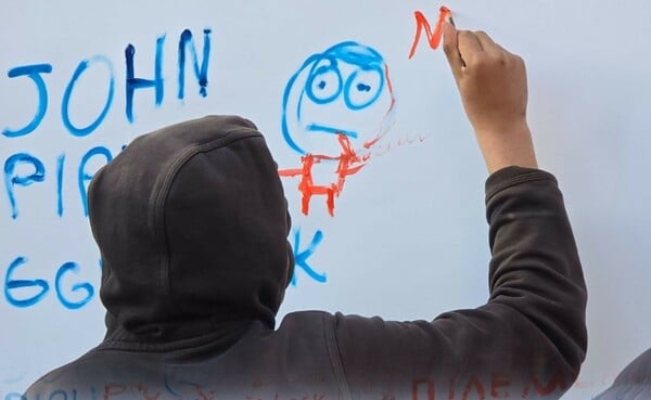 Από το προαύλιο στον διαδικτυακό εκφοβισμό, χρειάζεται να «ακούσουμε» τη βία των ανηλίκων