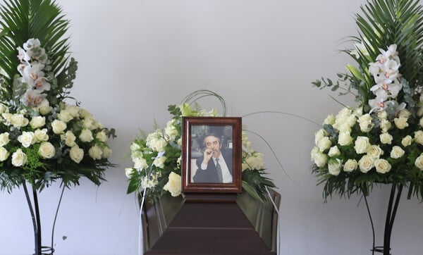 Πλήθος κόσμου στο τελευταίο «αντίο» στον Γιώργο Βότση