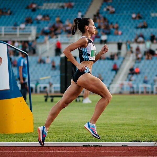 43 λεπτά με την Αναστασία Μαρινάκου, τη νικήτρια του ημιμαραθωνίου της Αθήνας