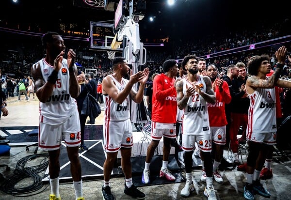 ΠΑΡΙ ΟΛΥΜΠΙΑΚΟΣ ΕΡΥΘΡΟΛΕΥΚΟΙ ΠΑΡΙΣΙ