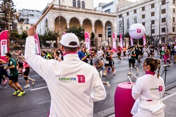 Μια ξεχωριστή Κυριακή στον 14ο Ημιμαραθώνιο της Αθήνας με την COSMOTE TELEKOM