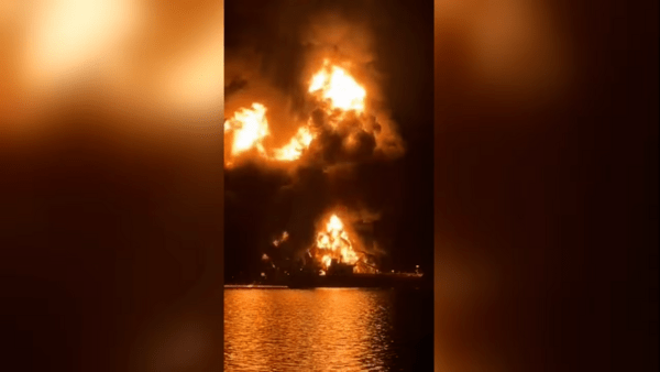 Το ελληνικό δεξαμενόπλοιο «Ζέφυρος» χτυπήθηκε στη Βασόρα