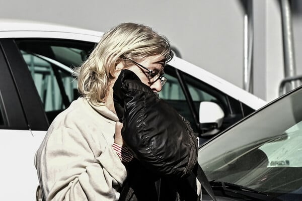 ΕΛΕΝΗ ΖΑΡΟΥΛΙΑ ΠΑΡΑΔΟΘΗΚΕ ΑΤ ΠΕΥΚΗΣ