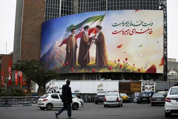 ΜΟΤΖΑΜΠΑ ΧΑΜΕΝΕΙ ΙΡΑΝ ΟΜΙΛΙΑ