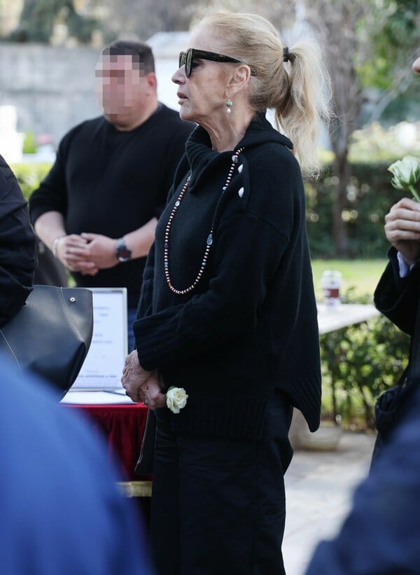 Γιώργος Πανουσόπουλος: Συγκίνηση στο τελευταίο «αντίο» του σπουδαίο σκηνοθέτη