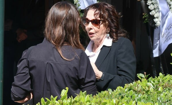 Γιώργος Πανουσόπουλος: Συγκίνηση στο τελευταίο «αντίο» του σπουδαίο σκηνοθέτη