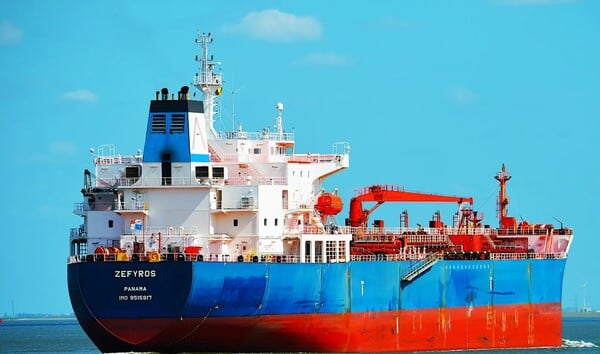 ΕΠΙΘΕΣΗ ΔΥΟ ΤΑΝΚΕΡ ΕΛΛΗΝΟΚΤΗΤΟ