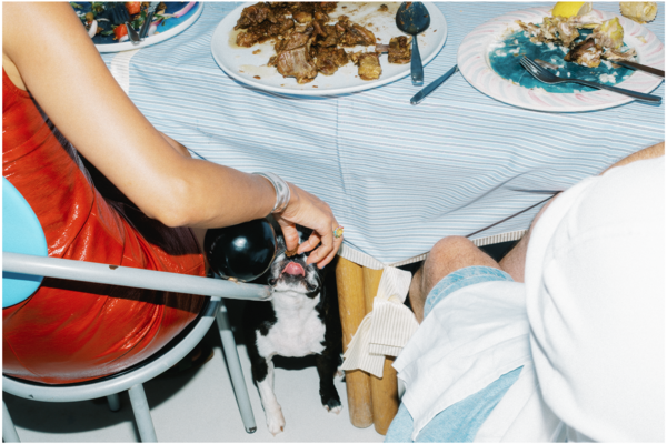 Οι όμορφες, μικρές στιγμές της Αθήνας με τη ματιά του Ντάγκλας Μάρτιν Έβελι