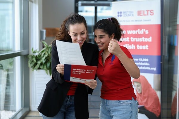 Αγγλικά και σπουδές: Πώς να επιλέξετε τις εξετάσεις που θα ανοίξουν πόρτες στο εξωτερικό