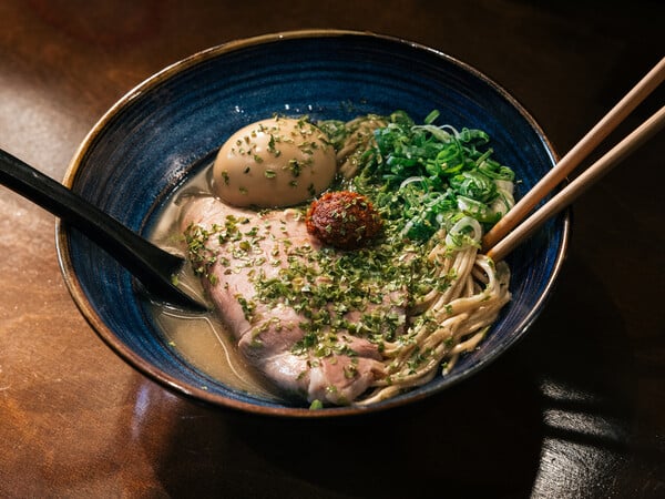 Τα αχνιστά ράμεν είναι η πιο hot τάση στο φαγητό