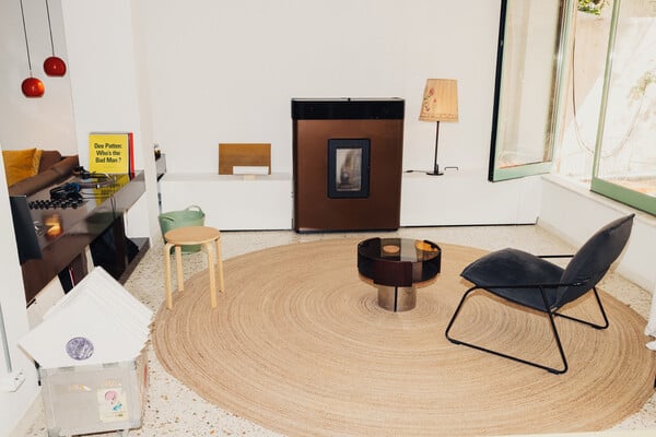 ΕΠΕΞ Ένα σπίτι όπου τα μπάνια έχουν πρωταγωνιστικό ρόλο/Ένα σπίτι με το γούστο του καλλιτέχνη και όλα φτιαγμένα από τον ίδιο