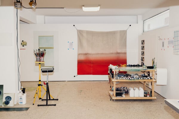 ΕΠΕΞ Ένα σπίτι όπου τα μπάνια έχουν πρωταγωνιστικό ρόλο/Ένα σπίτι με το γούστο του καλλιτέχνη και όλα φτιαγμένα από τον ίδιο