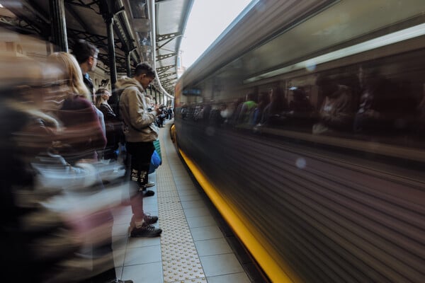 Πότε θα αλλάξει η εικόνα παρακμής στον Ηλεκτρικό Σιδηρόδρομο; 
