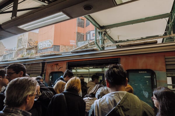 Πότε θα αλλάξει η εικόνα παρακμής στον Ηλεκτρικό Σιδηρόδρομο; 