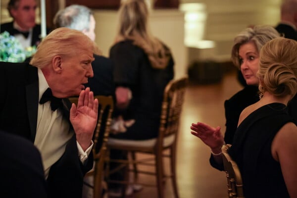 ΣΟΥΖΙ ΓΟΥΑΙΛΣ ΤΡΑΜΠ ΚΑΡΚΙΝΟΣ 