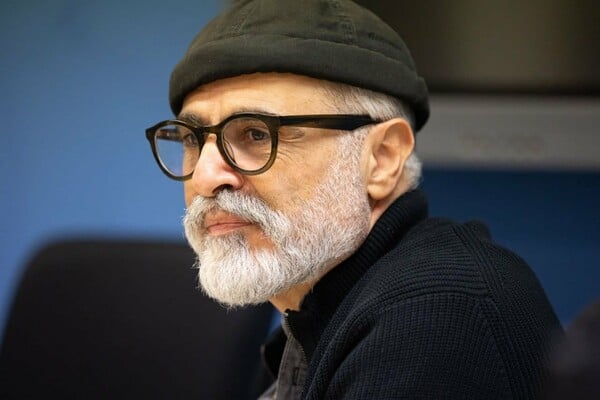 Σαχράμ Χοσραβί: «Ο πόλεμος ρίχνει “σανίδα σωτηρίας” στο καθεστώς της Τεχεράνης, το οποίο μόνο ο λαός μπορεί να ανατρέψει»