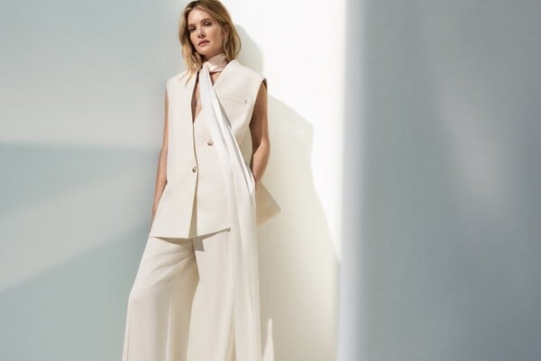 Meghann Fahy και Corey Mylchreest στην καμπάνια BOSS Άνοιξη/Καλοκαίρι 2026