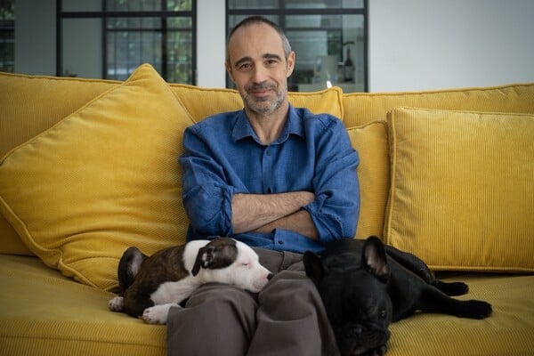 Revenge porn που ρίχνουν κυβερνήσεις