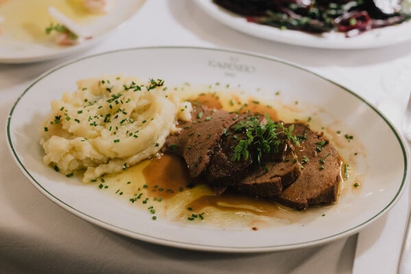 Το Καφενείο στη Λουκιανού είναι κομμάτι της αθηναϊκής ιστορίας 