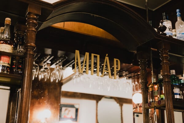 Το Καφενείο στη Λουκιανού είναι κομμάτι της αθηναϊκής ιστορίας 