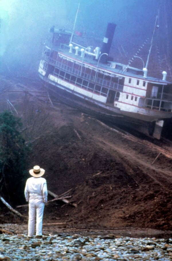 Ο Werner Herzog επιστρέφει με το Ghost Elephants, ένα ντοκιμαντέρ για τα τελευταία «φαντάσματα» της Αγκόλας