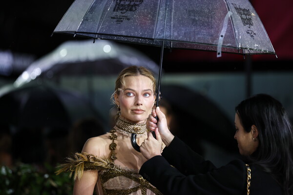 ΜΑΡΓΚΟΤ ΡΟΜΠΙ ΤΖΙΝ ΠΟΤΑ ΛΟΝΔΙΝΟ