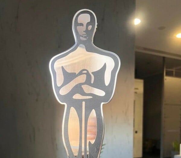 ΣΟΝ ΠΕΝ ΟΣΚΑΡ ΟΥΚΡΑΝΙΑ