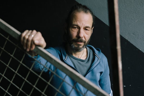 Θύμιος Ατζακάς: «Όταν πεισθείς ότι απειλείσαι, δέχεσαι τα πάντα» 