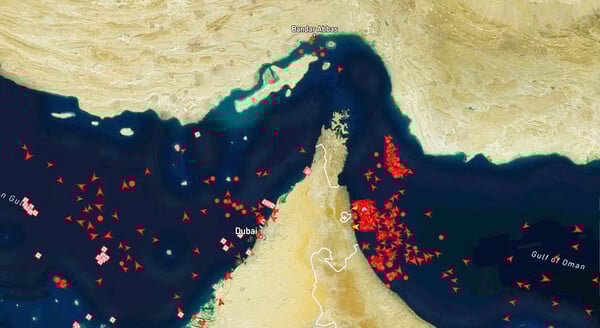 Αυτοκρατορική Παρακμή στα Στενά του Ορμούζ: Ο Πόλεμος του Ιράν ως η «Κρίση του Σουέζ» των ίδιων των ΗΠΑ