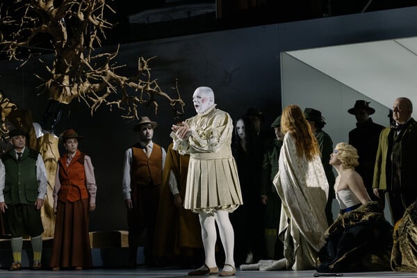 Μπήκαμε στις πρόβες της «Άννα Μπολένα» στην Εθνική Λυρική Σκηνή 