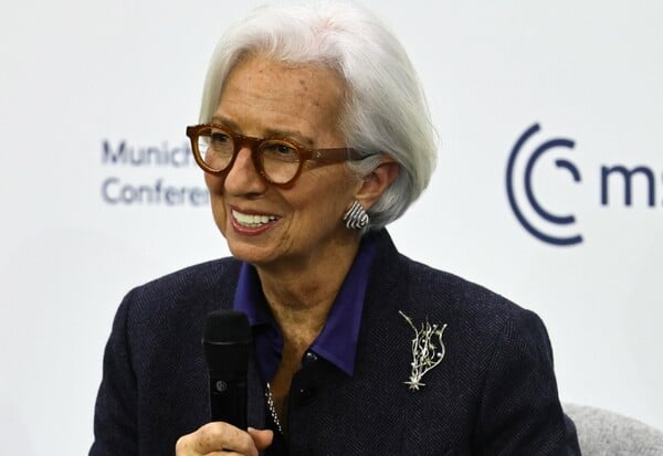 ΕΥΡΩΠΑΙΚΗ ΚΕΝΤΡΙΚΗ ΤΡΑΠΕΖΑ ΕΠΙΤΟΚΙΑ ΙΡΑΝ