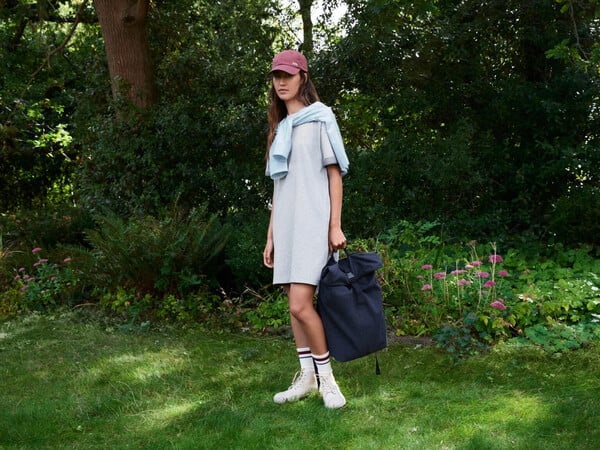 H νέα μόδα, ανάμεσα στην πολυτέλεια και το ευρύ κοινό.