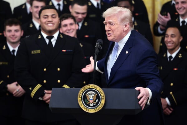 ΧΑΜΕΝΕΪ ΤΡΑΜΠ ΙΡΑΝ ΗΠΑ ΠΥΡΗΝΙΚΑ ΟΠΛΑ