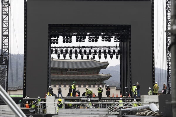 Οι BTS επιστρέφουν στη σκηνή έπειτα από 4 χρόνια 