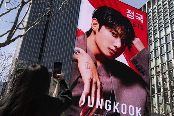 Οι BTS επιστρέφουν στη σκηνή έπειτα από 4 χρόνια 