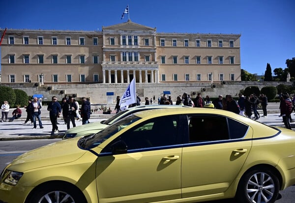 ΤΑΞΙ ΑΠΕΡΓΙΑ ΒΟΥΛΗ