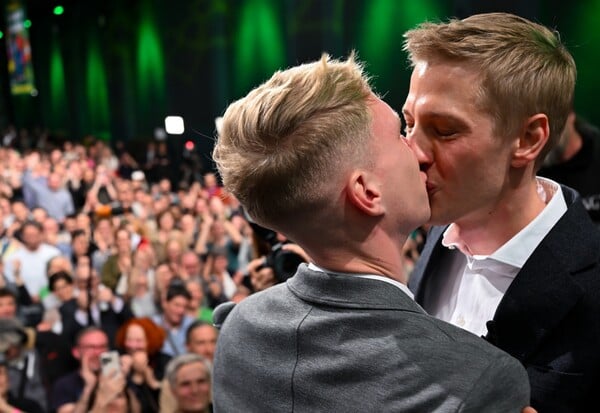 DOMINIK KRAUSE ΝΕΟΣ ΔΗΜΑΡΧΟΣ ΜΟΝΑΧΟ ΑΝΟΙΧΤΑ ΓΚΕΙ